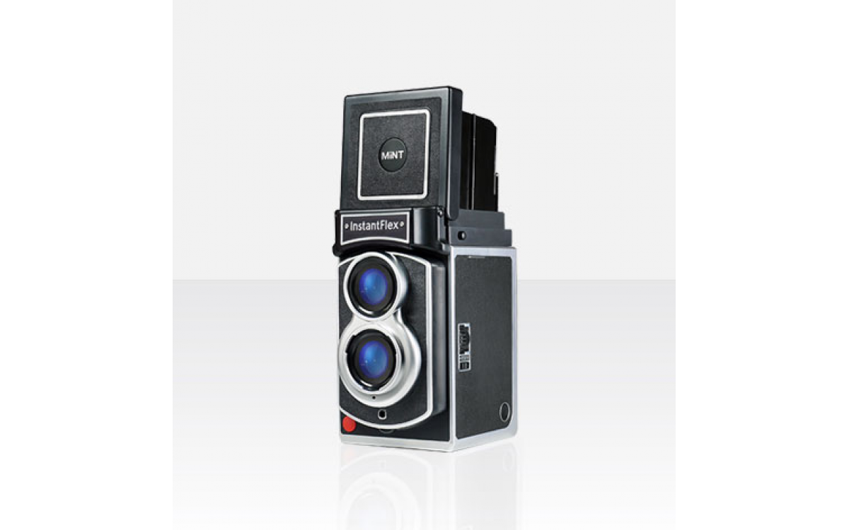 Are the two lenses of TLR the same?